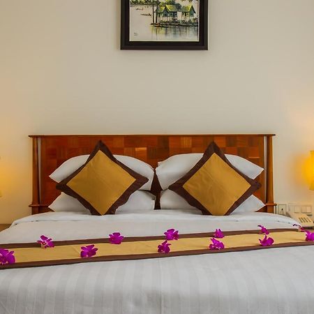 Kâmpóng Thum Glorious Hotel מראה חיצוני תמונה