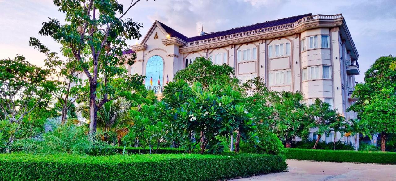 Kâmpóng Thum Glorious Hotel מראה חיצוני תמונה