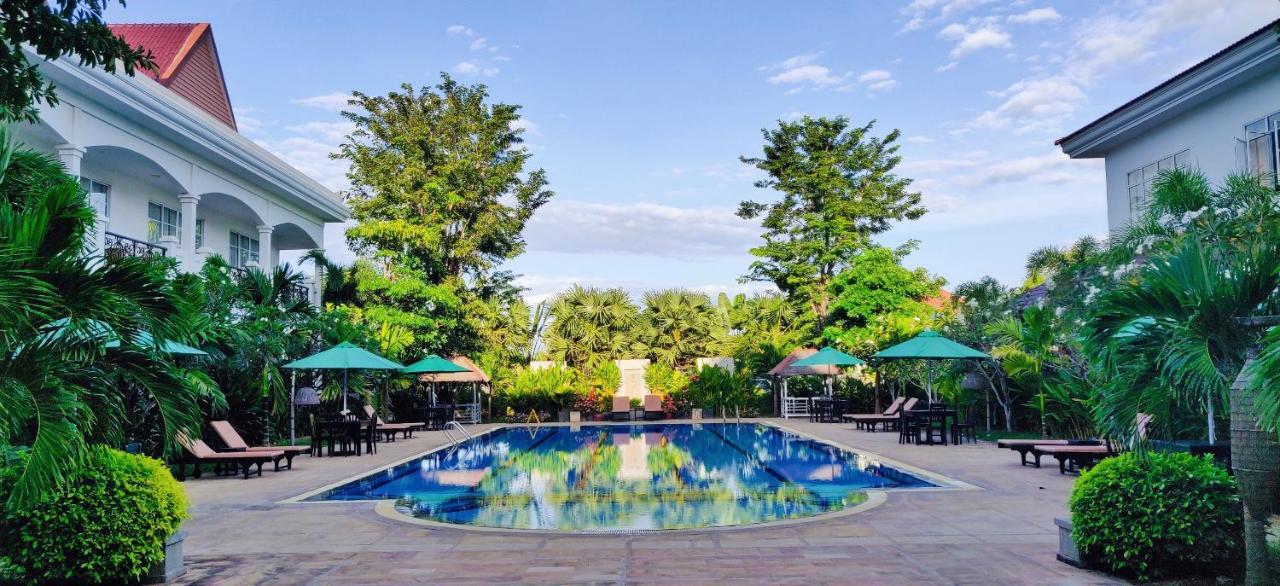 Kâmpóng Thum Glorious Hotel מראה חיצוני תמונה