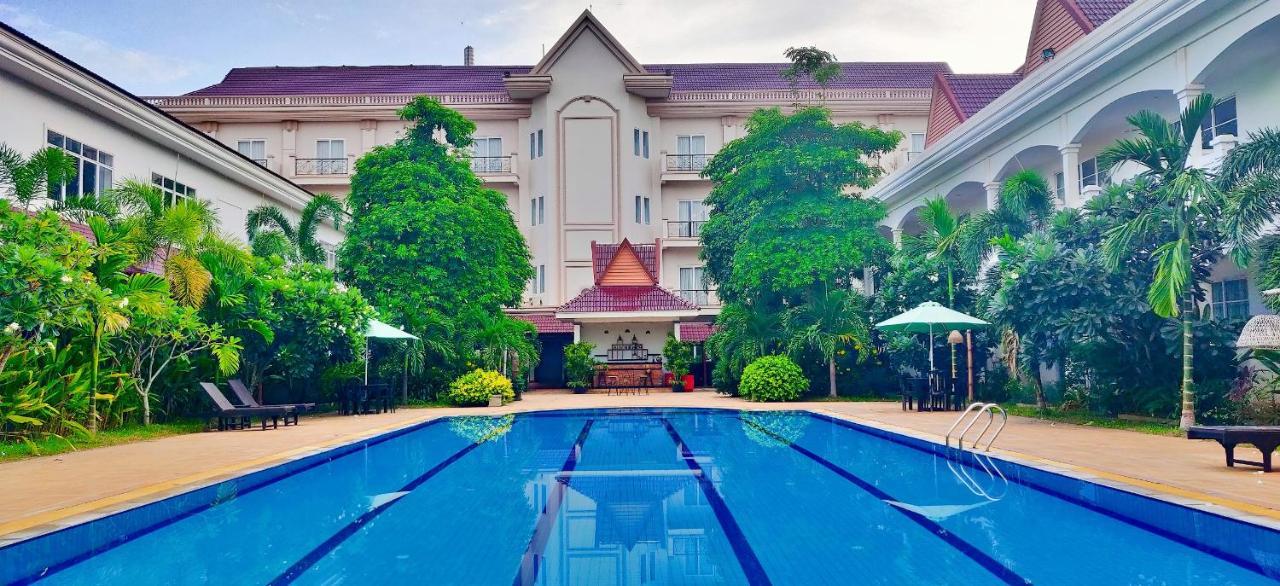 Kâmpóng Thum Glorious Hotel מראה חיצוני תמונה