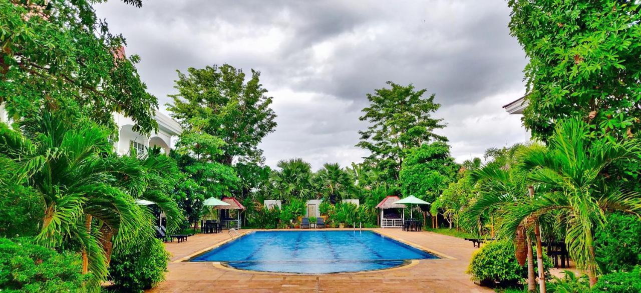 Kâmpóng Thum Glorious Hotel מראה חיצוני תמונה