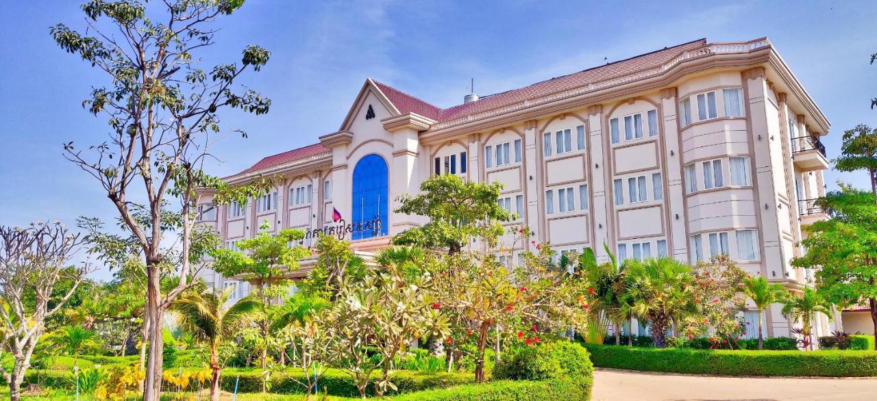 Kâmpóng Thum Glorious Hotel מראה חיצוני תמונה