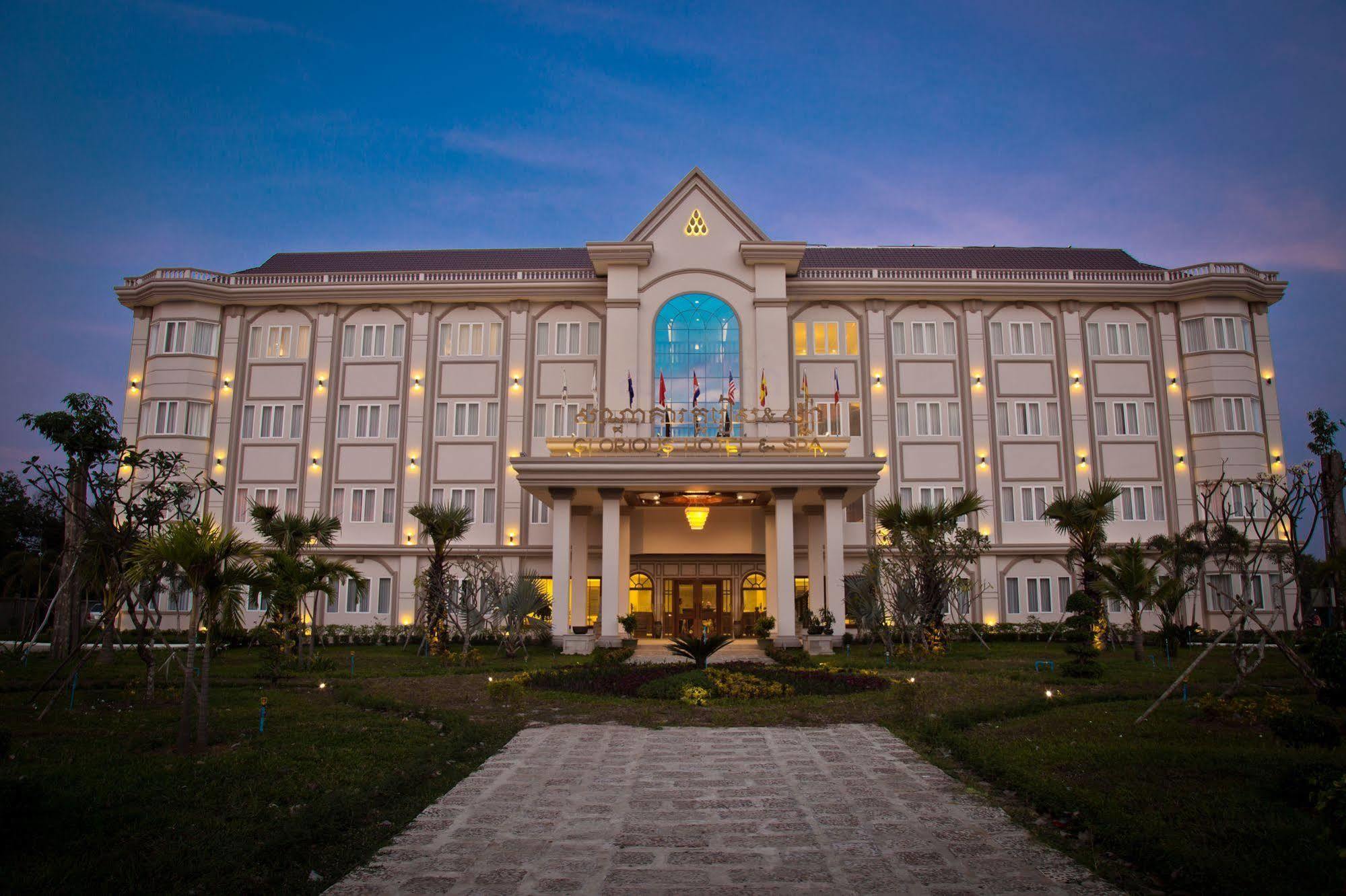 Kâmpóng Thum Glorious Hotel מראה חיצוני תמונה